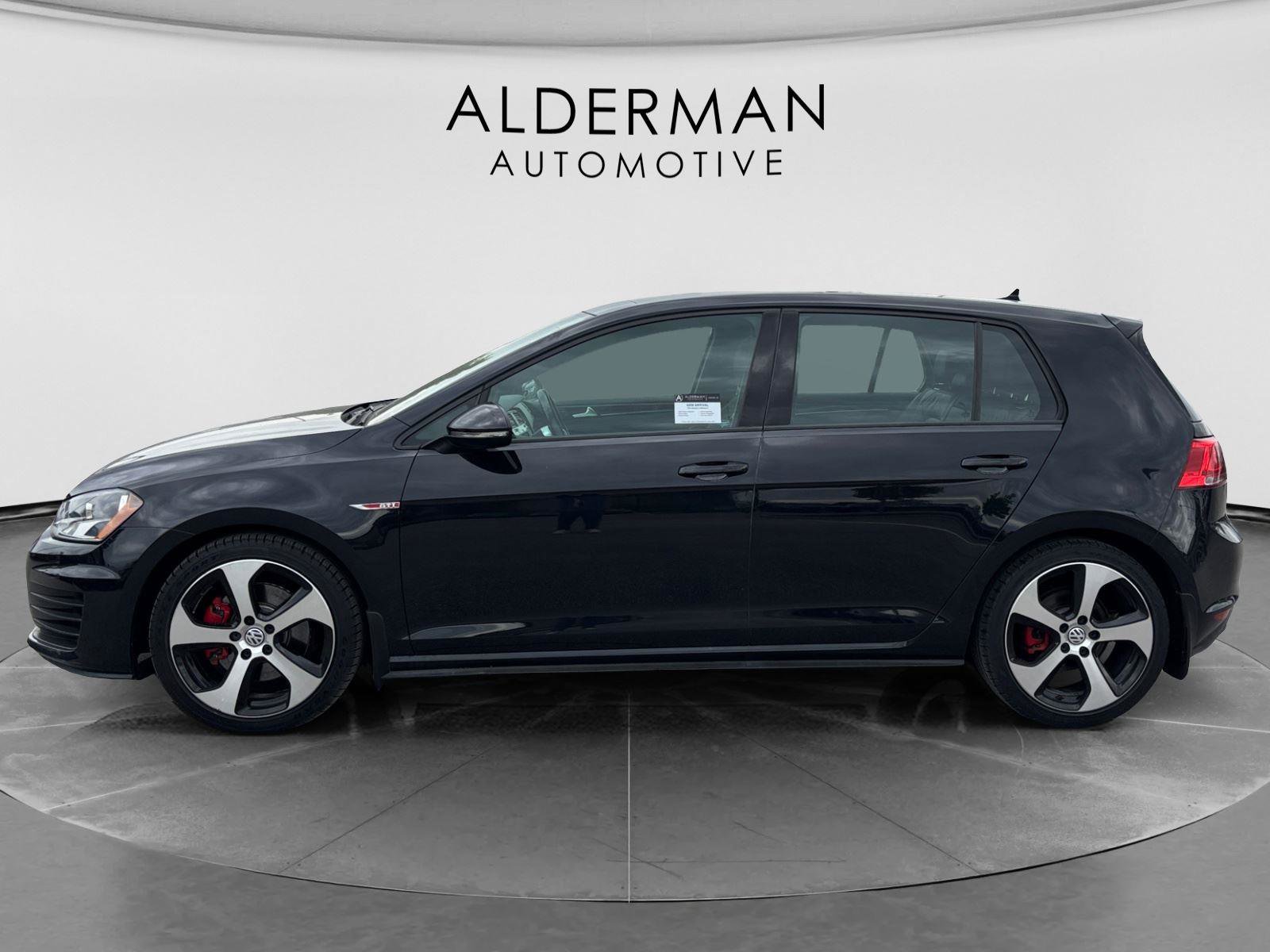 Used 2016 Volkswagen GTI SE FWD image 2