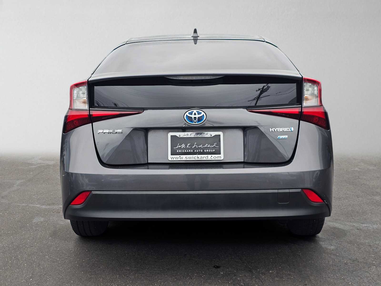 Used 2020 Toyota Prius L Eco FWD image 4