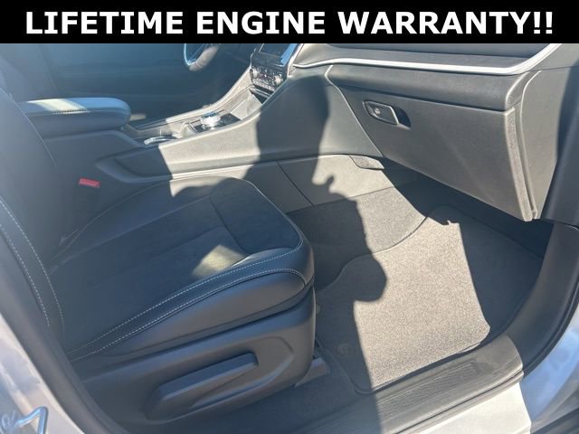 New 2025 Jeep Grand Cherokee Altitude image 45