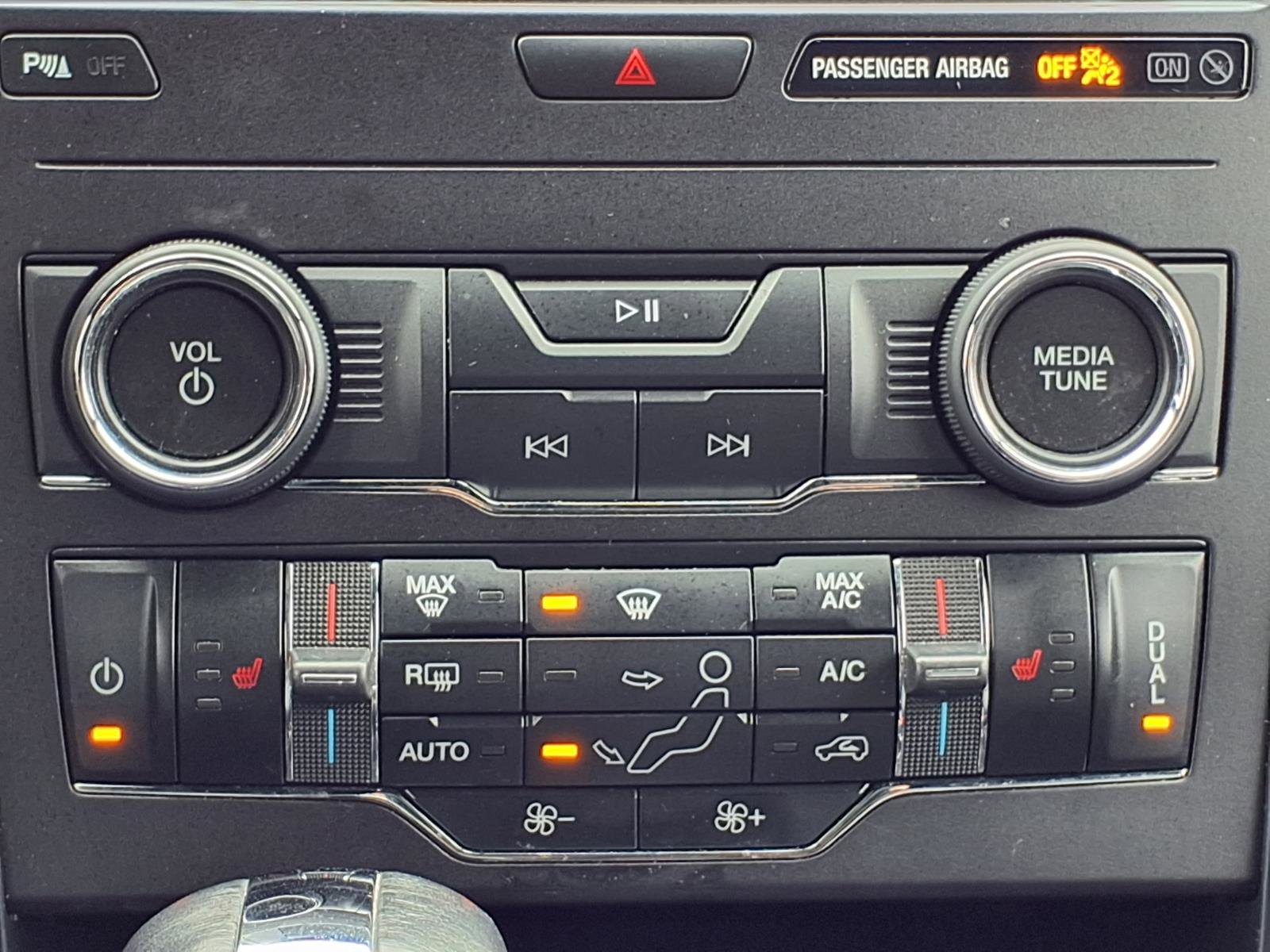 Used 2019 Ford Explorer XLT w/ Equipment Group 202A image 13