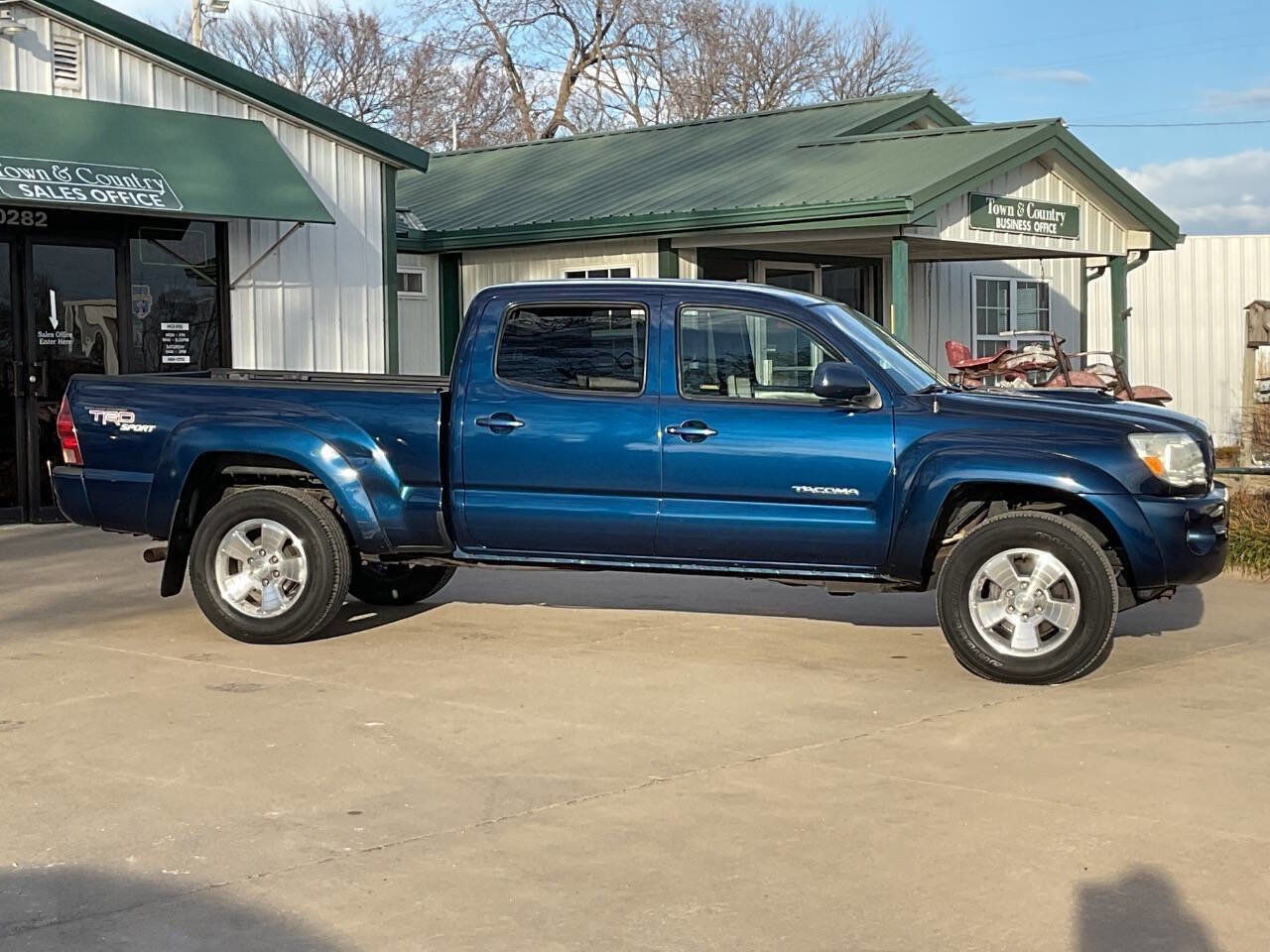 Used 2007 Toyota Tacoma PreRunner RWD image 2