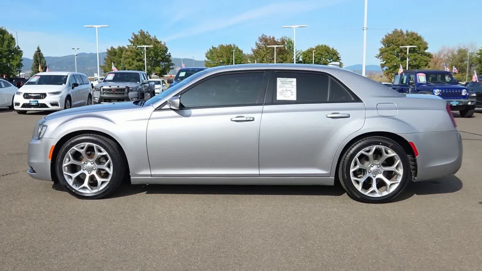 Used 2018 Chrysler 300 S w/ 300S Premium Group 2 RWD image 5