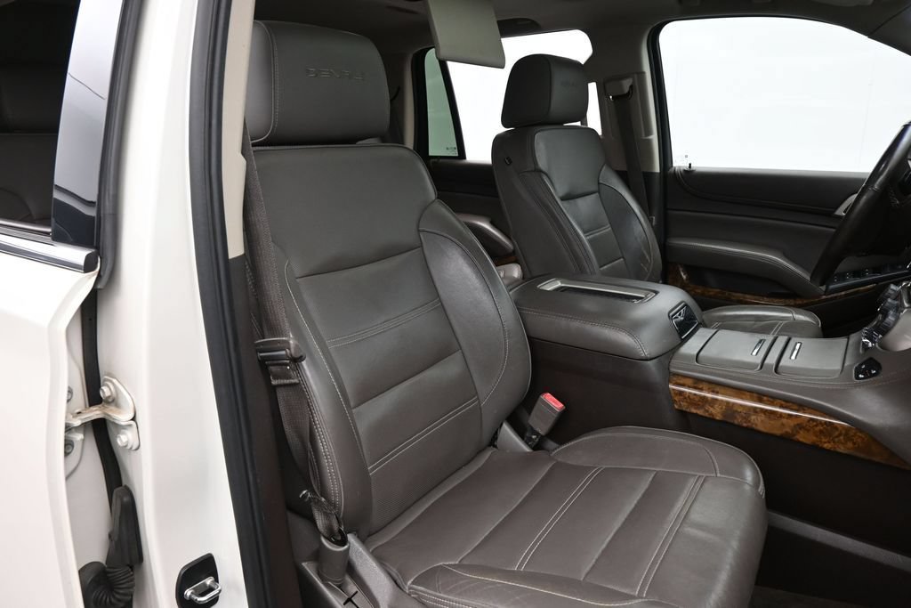 Used 2015 GMC Yukon Denali w/ Premium Package AWD/4WD image 40
