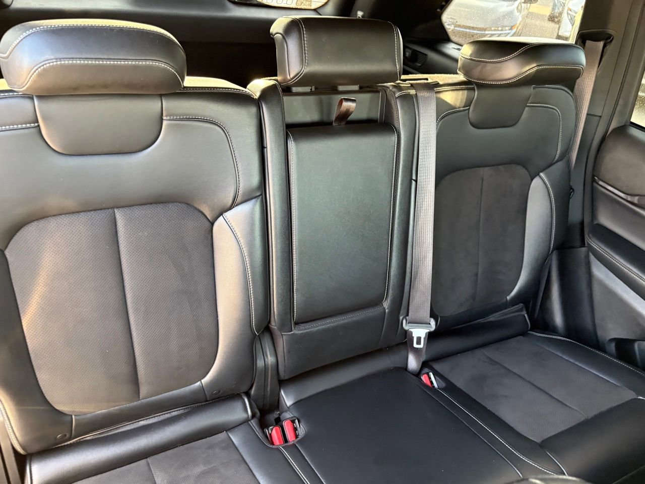 Used 2022 Jeep Grand Cherokee Altitude image 38