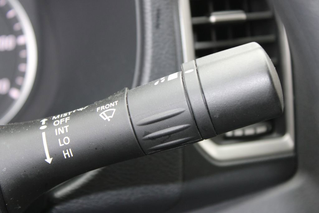 Used 2024 Nissan Frontier SV image 23