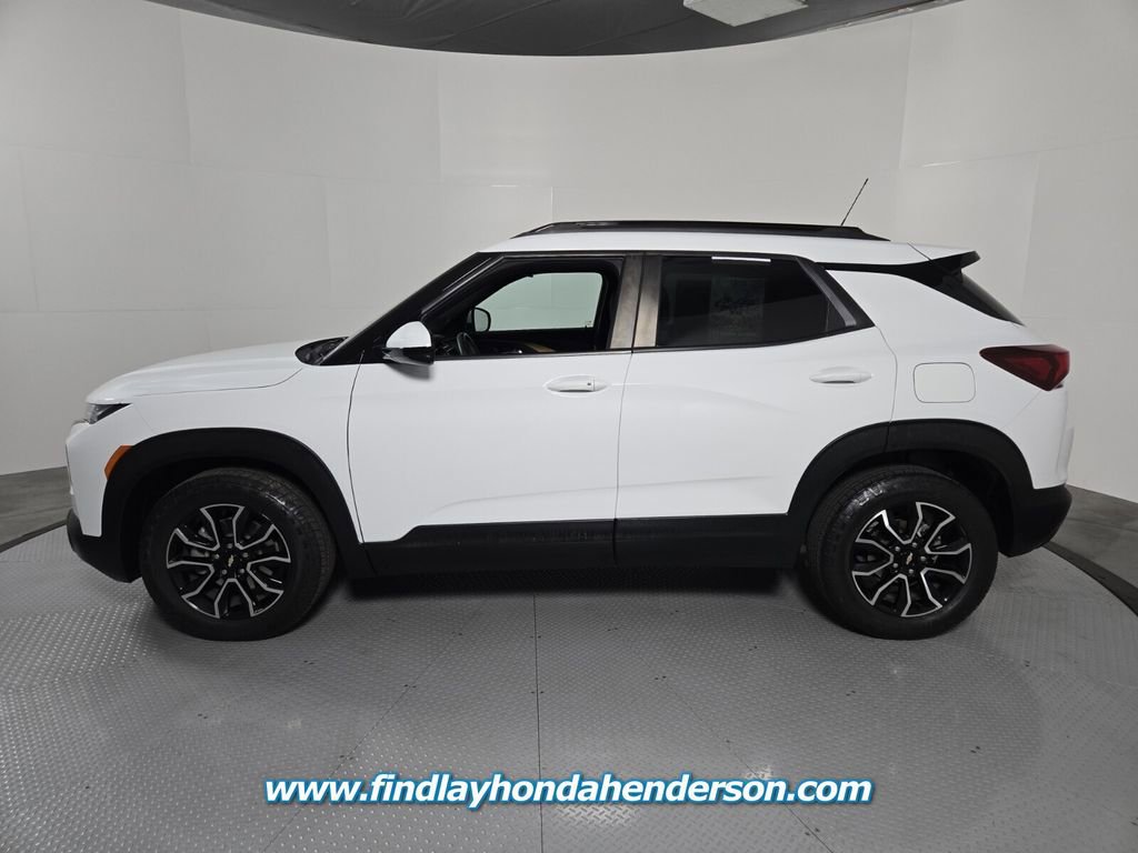 Used 2023 Chevrolet TrailBlazer ACTIV w/ Convenience Package FWD image 3