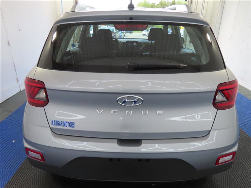 Used 2025 Hyundai Venue SEL FWD image 11
