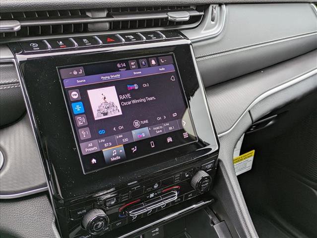 New 2025 Jeep Grand Cherokee Laredo w/ Luxury Tech Group I image 12