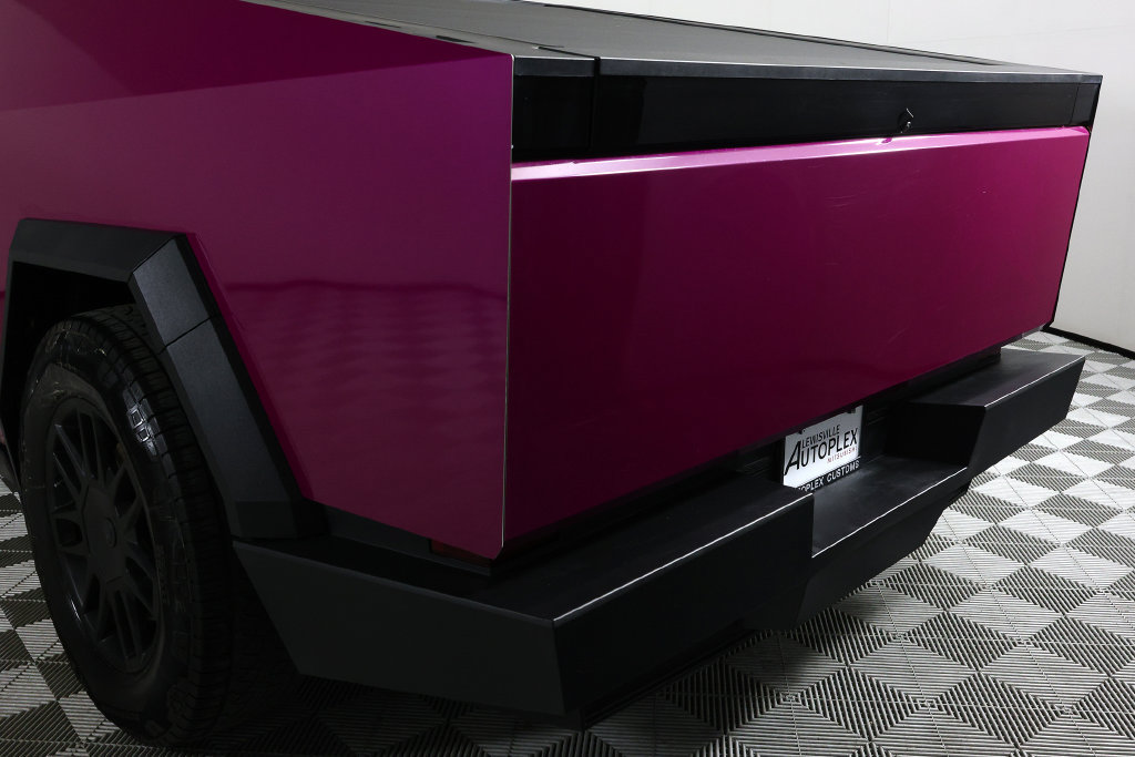 Used 2024 Tesla Cybertruck AWD Crew Cab image 10