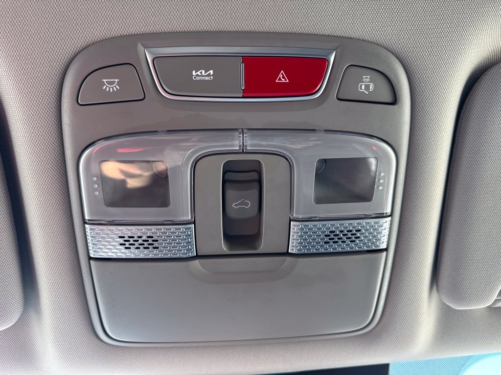 Used 2025 Kia Telluride S AWD/4WD image 23