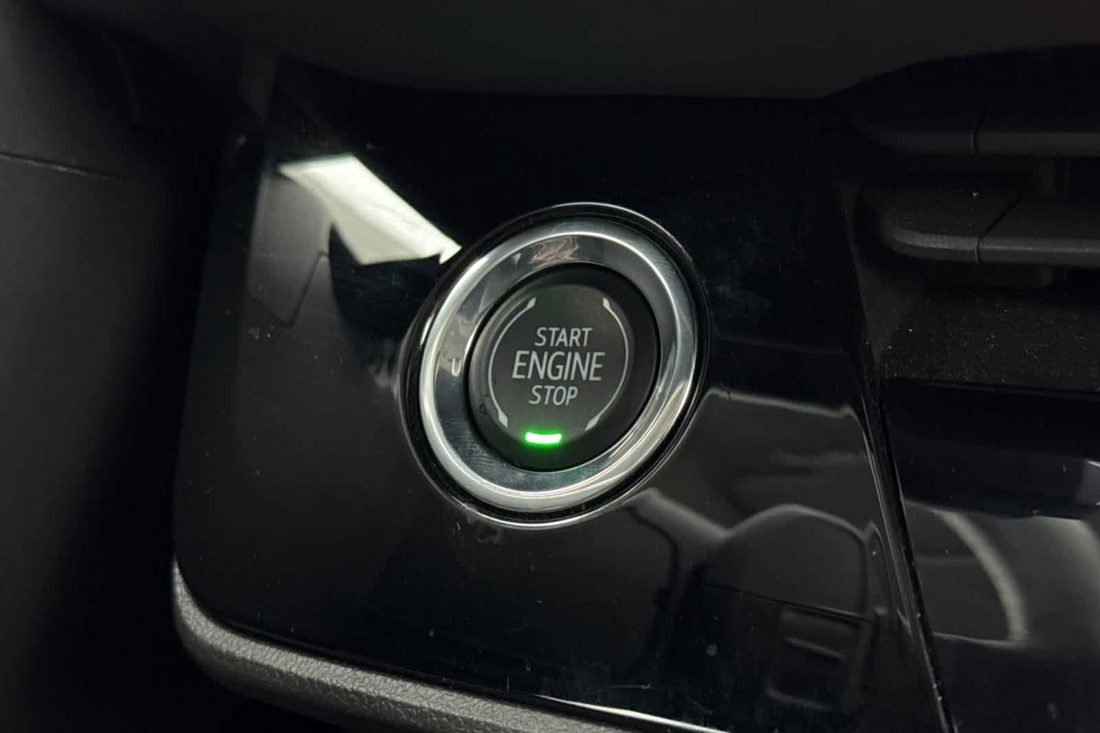 Used 2025 Buick Envision Sport Touring AWD/4WD image 25
