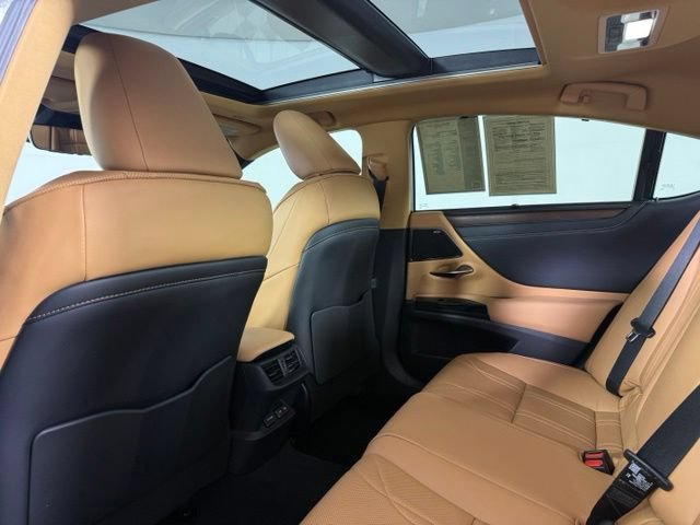 Used 2025 Lexus ES 350 Ultra Luxury w/ Accessory Package (Z2) FWD image 30
