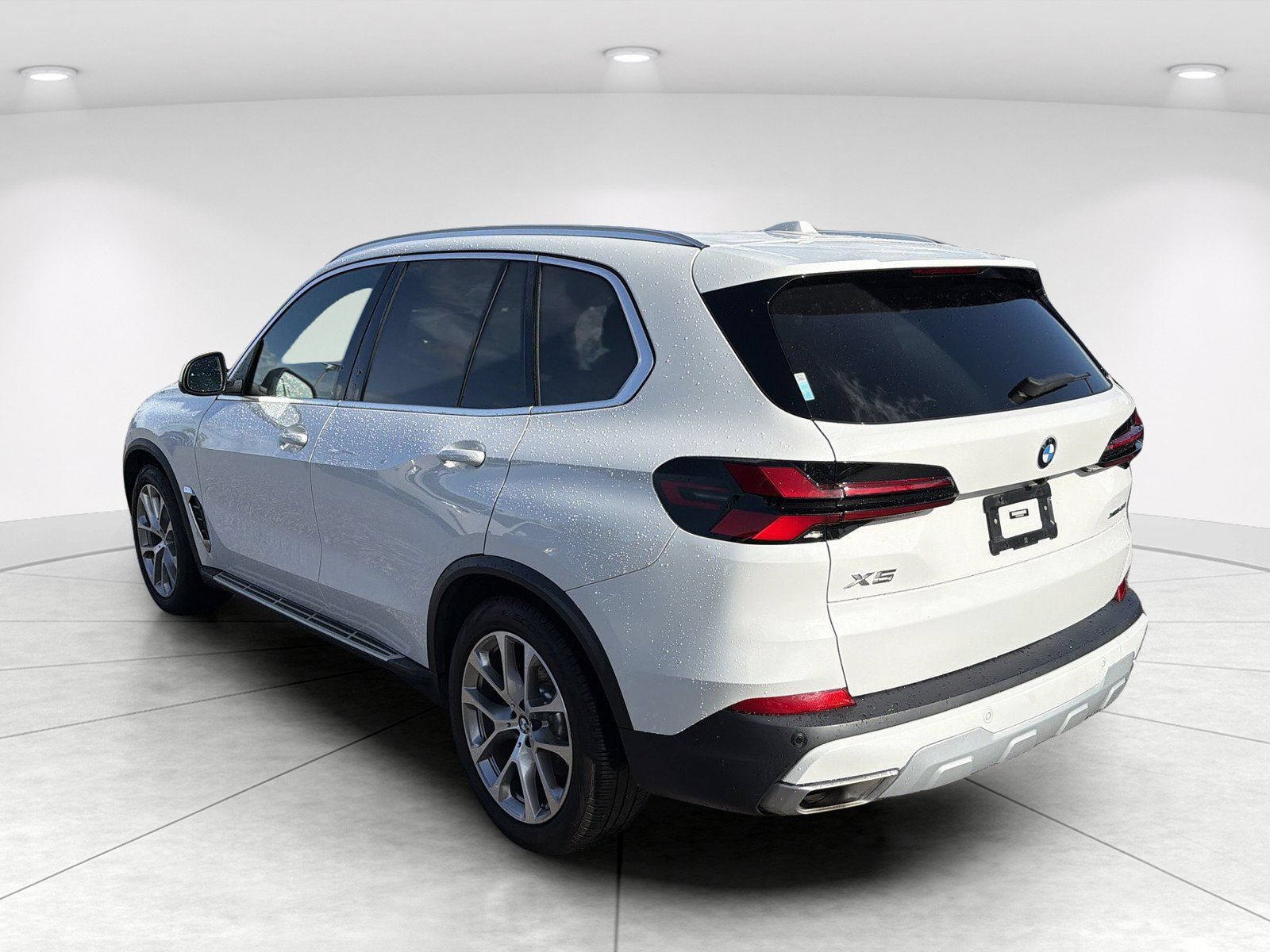 Used 2024 BMW X5 xDrive40i w/ Premium Package AWD/4WD image 6