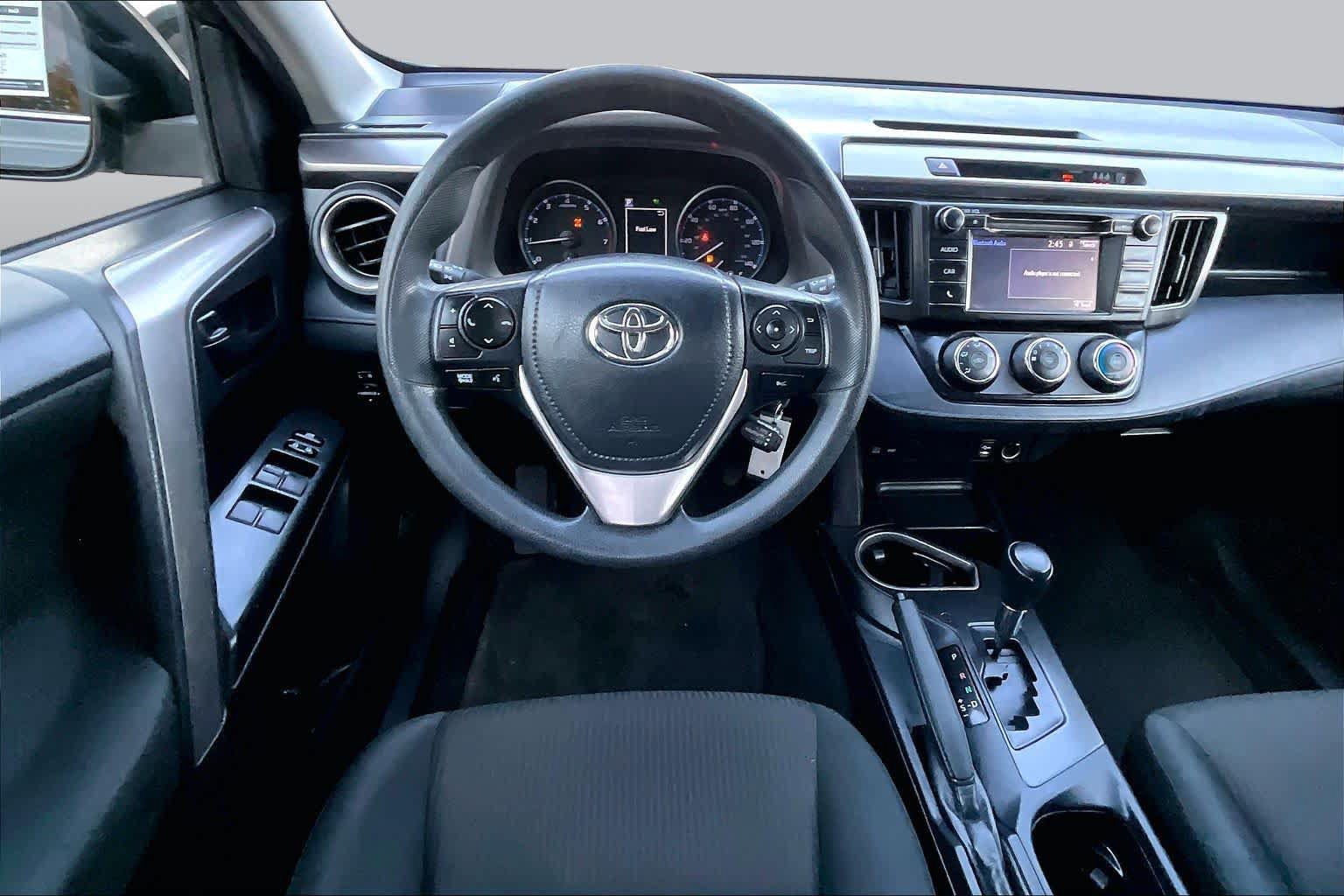 Used 2018 Toyota RAV4 LE w/ Carpet Mat Package AWD/4WD image 6