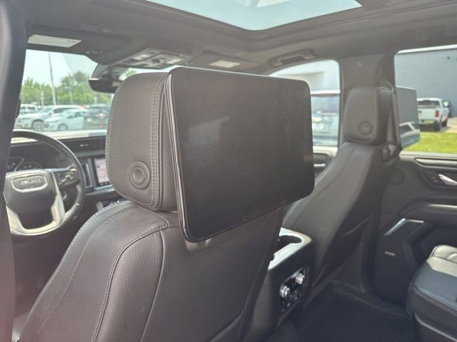 Used 2021 GMC Yukon Denali w/ Denali Premium Package AWD/4WD image 12