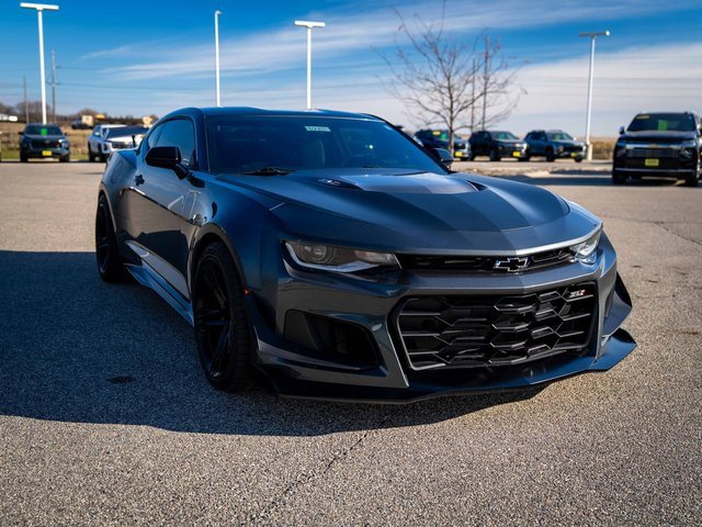 Used 2018 Chevrolet Camaro ZL1 image 3