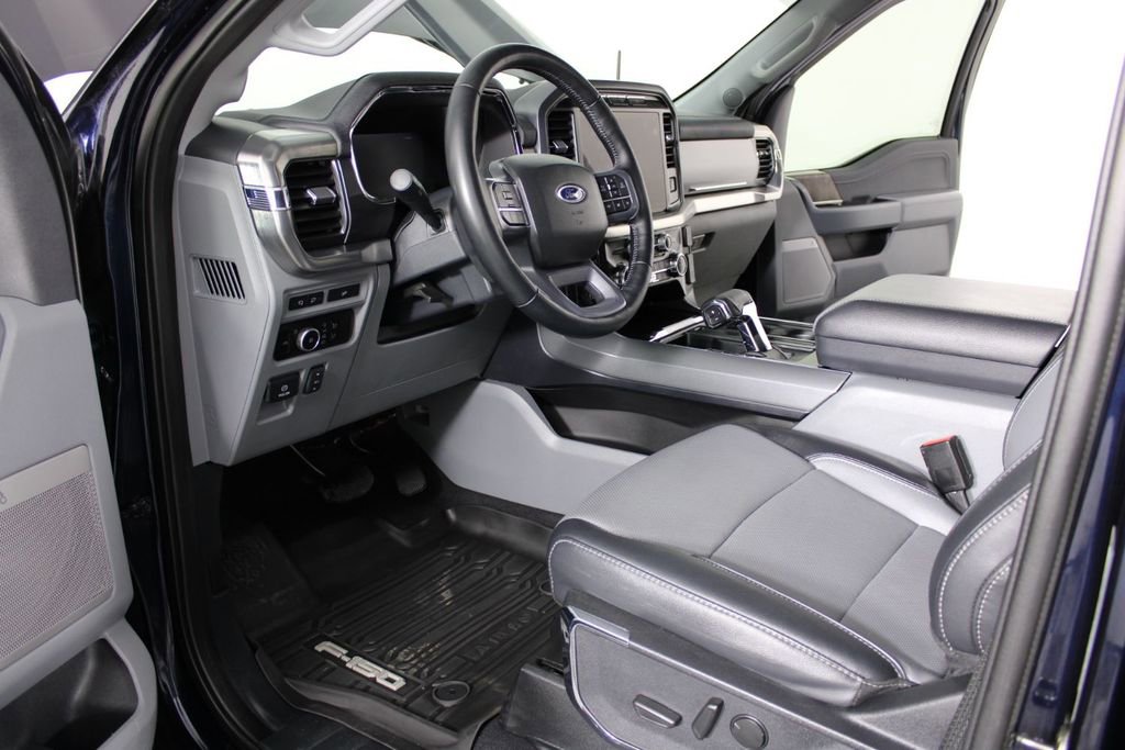 Used 2023 Ford F150 Lariat w/ Trailer Tow Package image 18