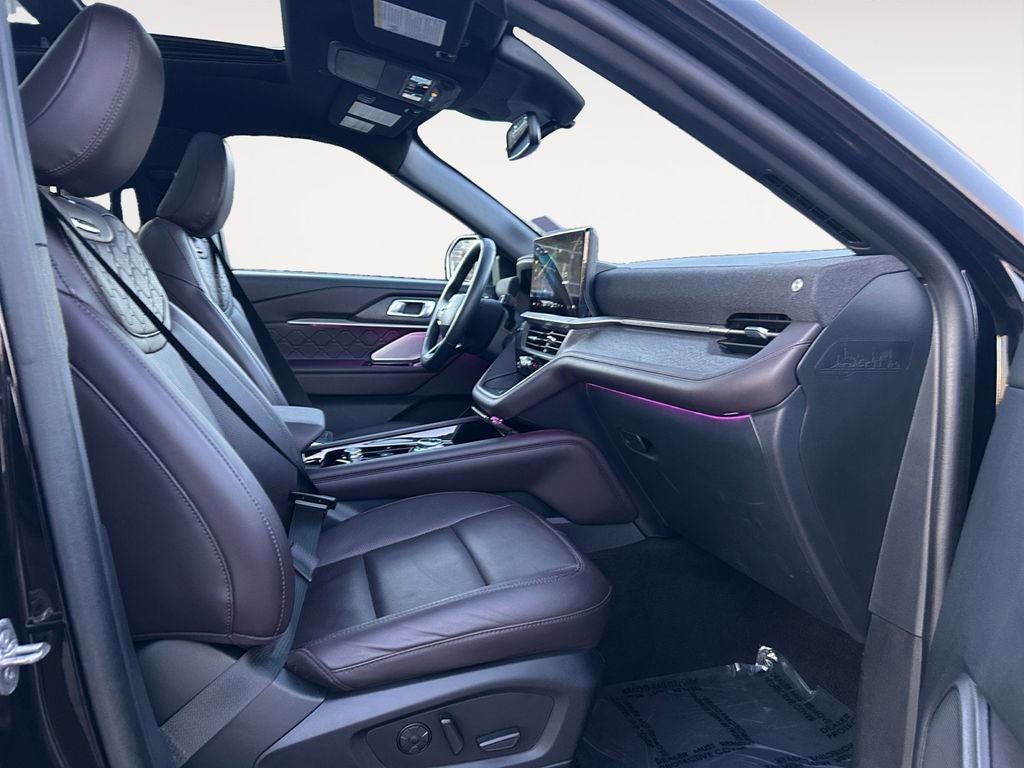 Used 2025 Ford Explorer Platinum w/ LUX Leather Package AWD/4WD image 10