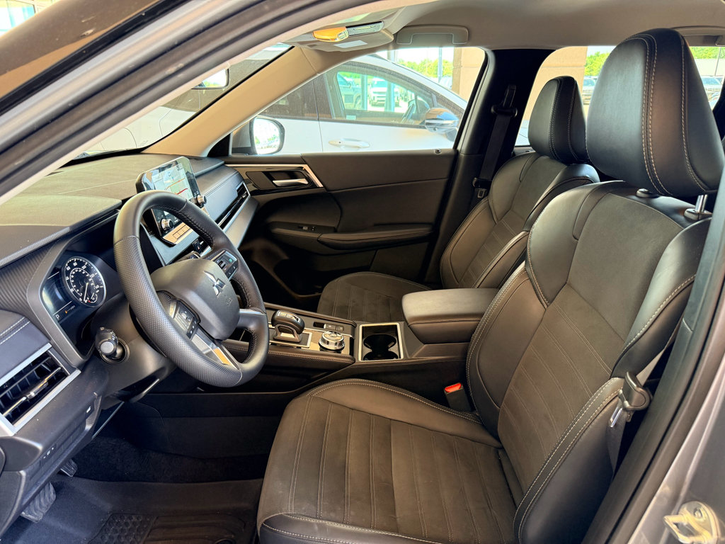Used 2024 Mitsubishi Outlander SE AWD/4WD image 10