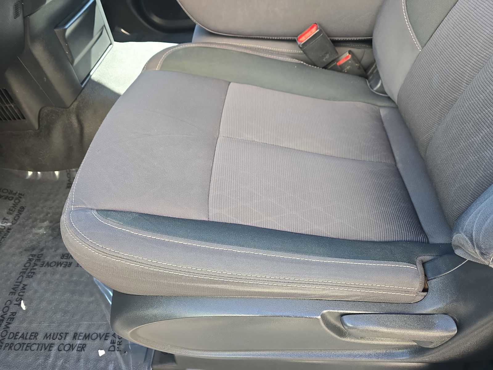 Used 2022 Nissan Titan S image 14