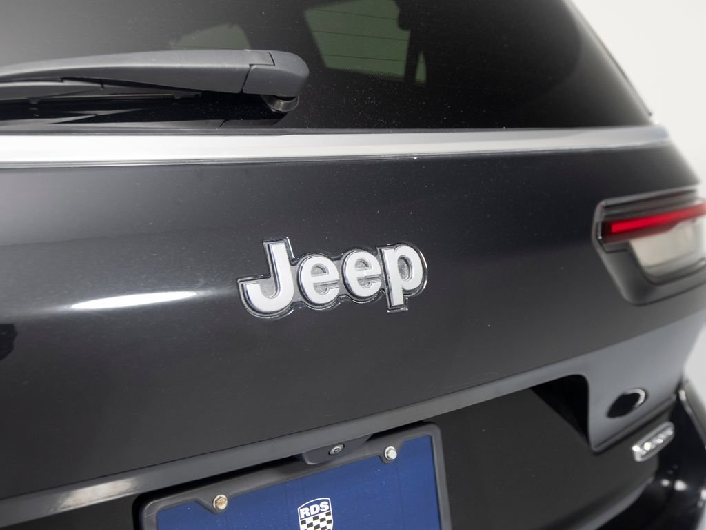 Used 2022 Jeep Grand Cherokee L Overland w/ Luxury Tech Group IV AWD/4WD image 43