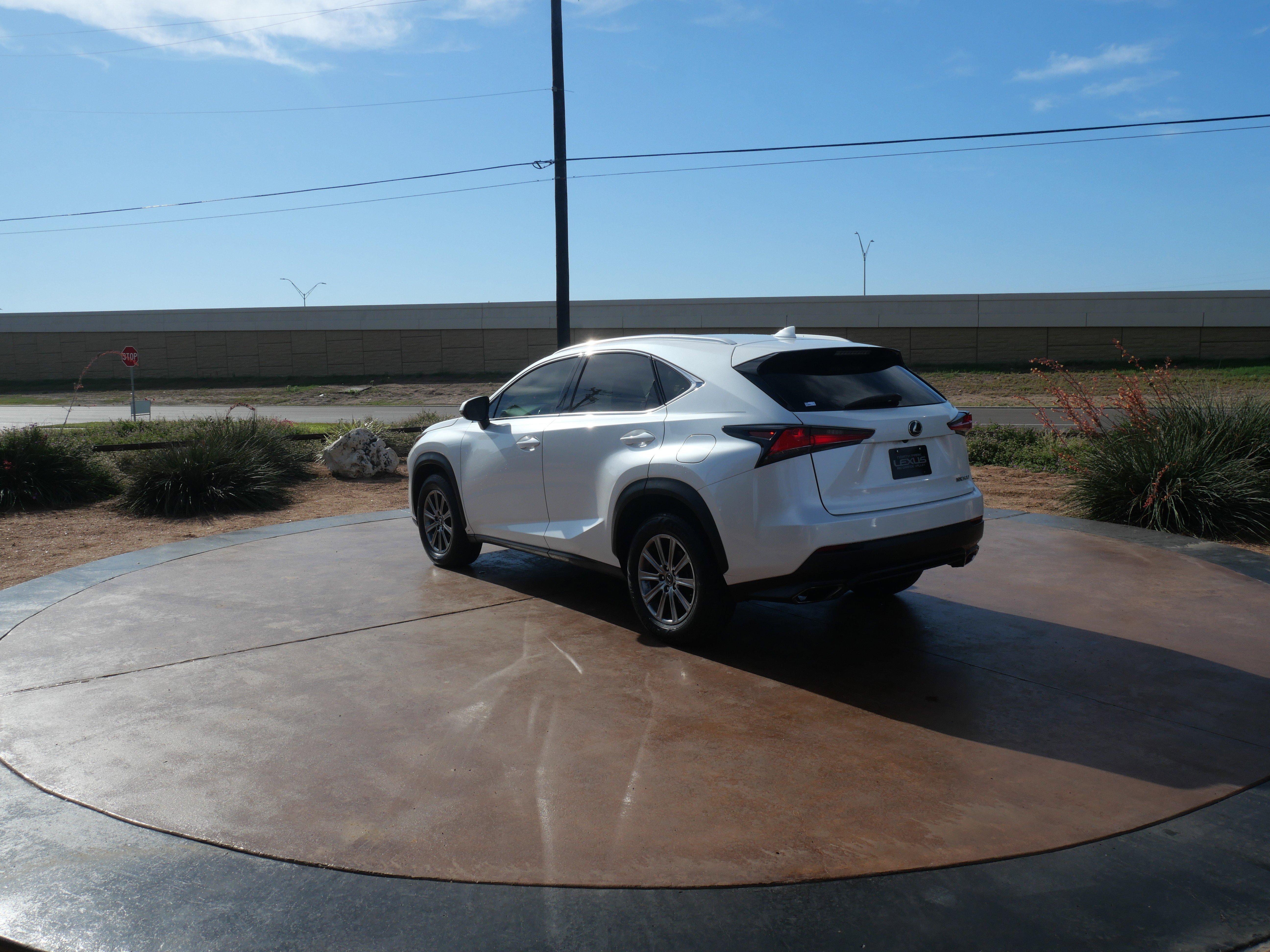 Used 2018 Lexus NX 300 FWD image 4