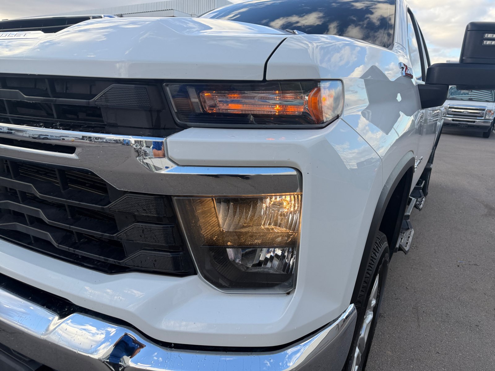 Used 2024 Chevrolet Silverado 2500 LT w/ Convenience Package AWD/4WD image 9