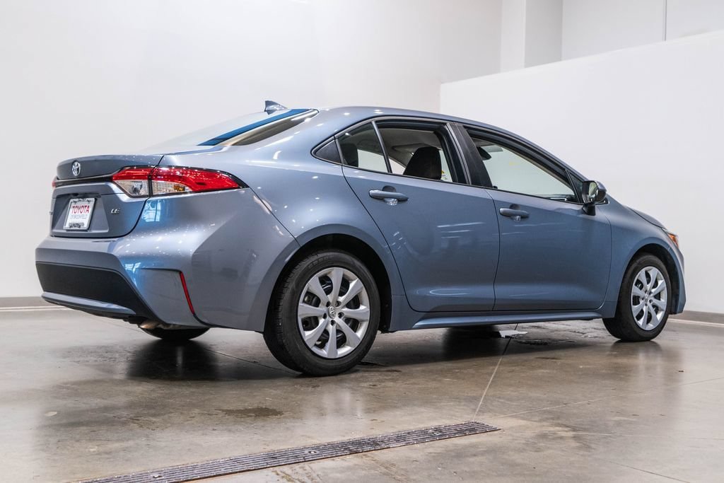 Used 2022 Toyota Corolla LE FWD image 9