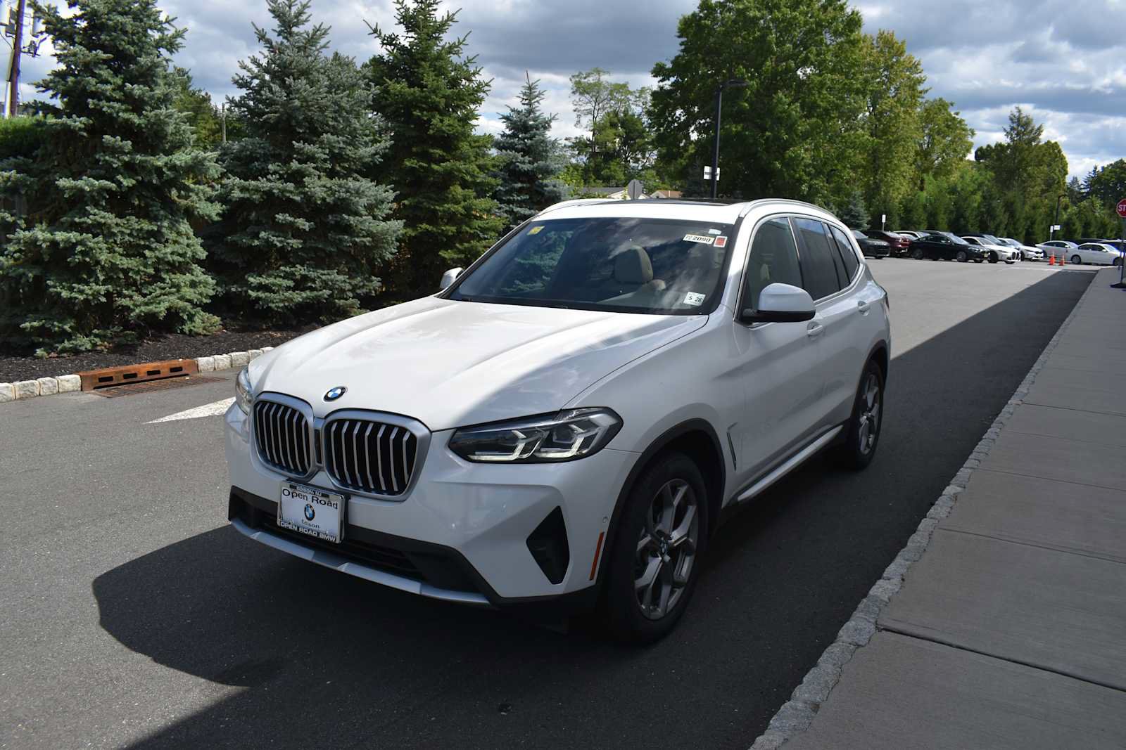 Used 2023 BMW X3 xDrive30i w/ Premium Package AWD/4WD image 2