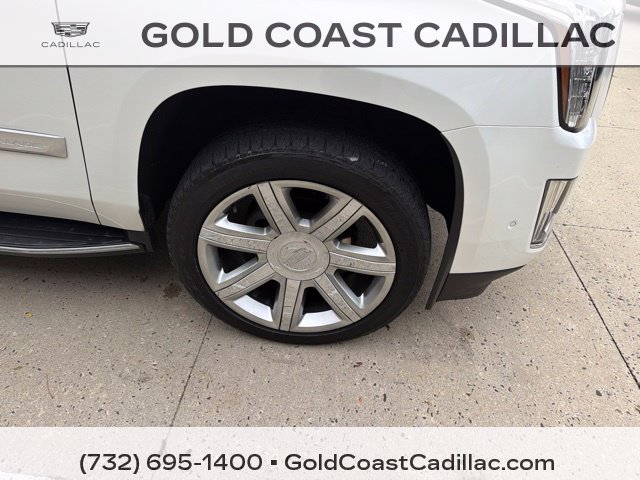 Used 2019 Cadillac Escalade ESV Luxury AWD/4WD image 6