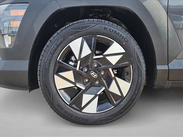 Used 2025 Hyundai Kona SEL FWD image 23