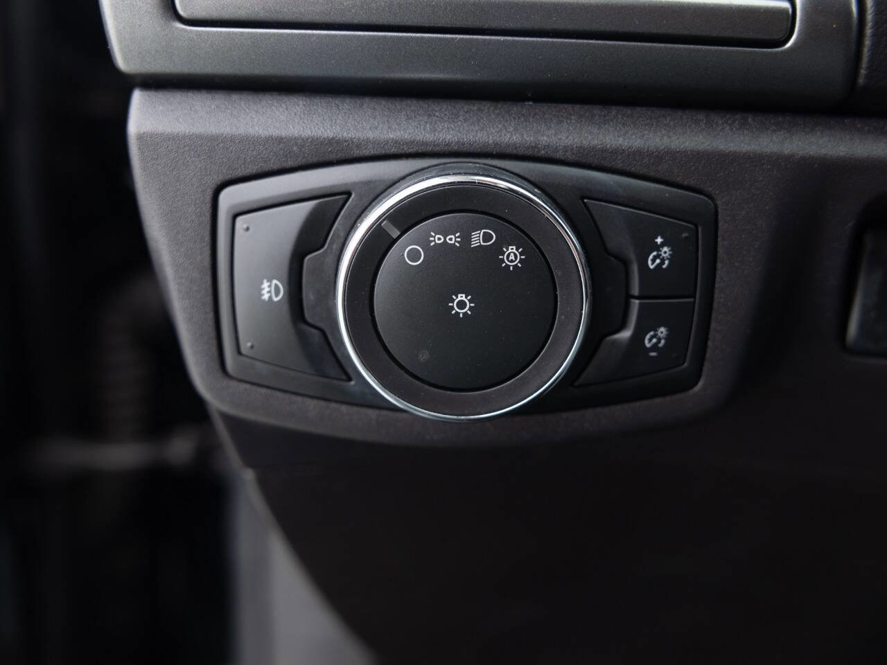 Used 2016 Ford Fusion Titanium image 35