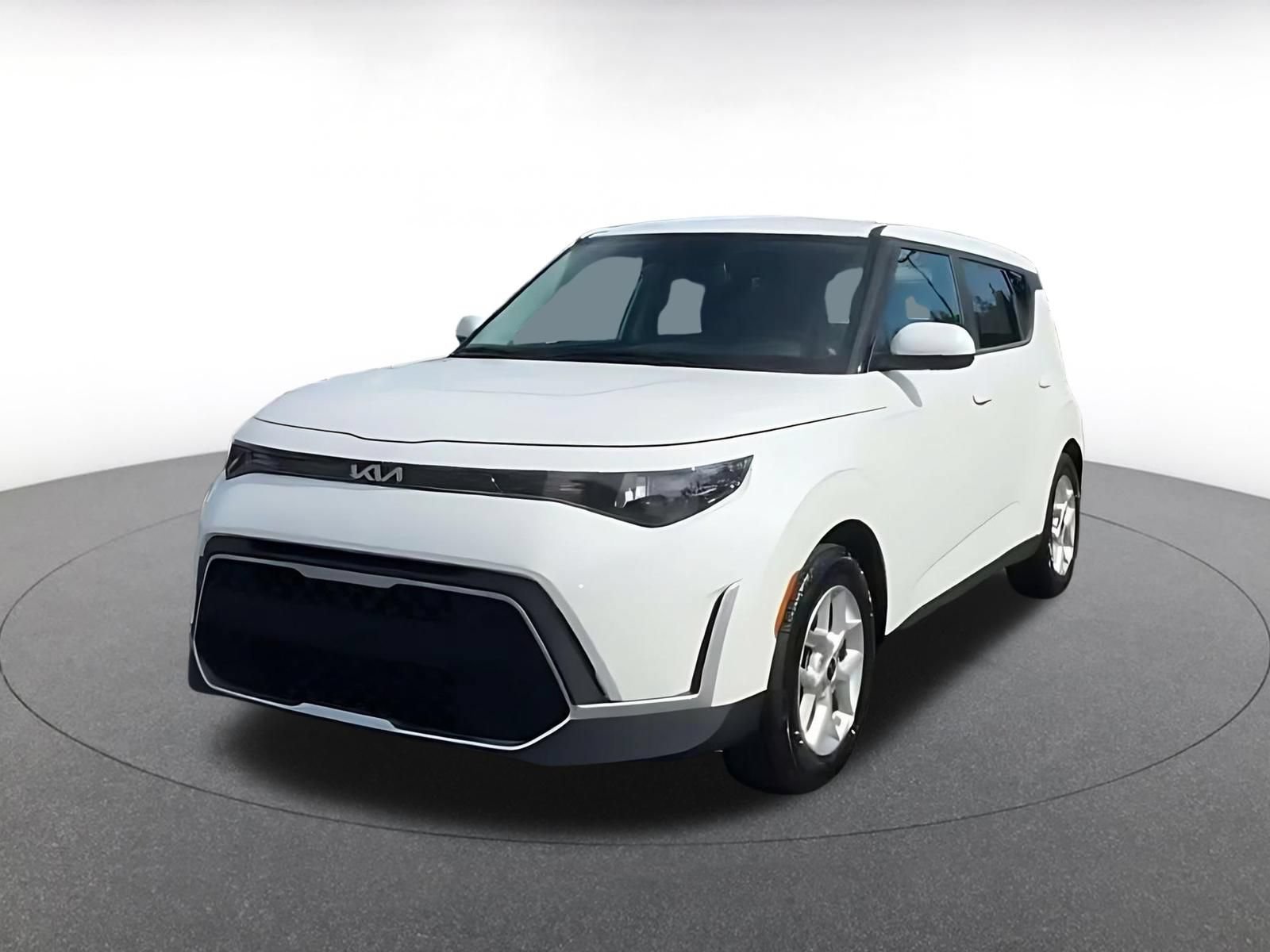 Used 2025 Kia Soul LX w/ LX Technology Package FWD image 6