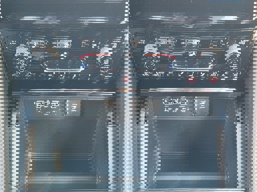 New 2025 Jeep Grand Cherokee Limited image 14