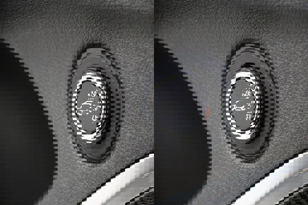 Used 2023 Buick Enclave Essence w/ Experience Buick Package image 28