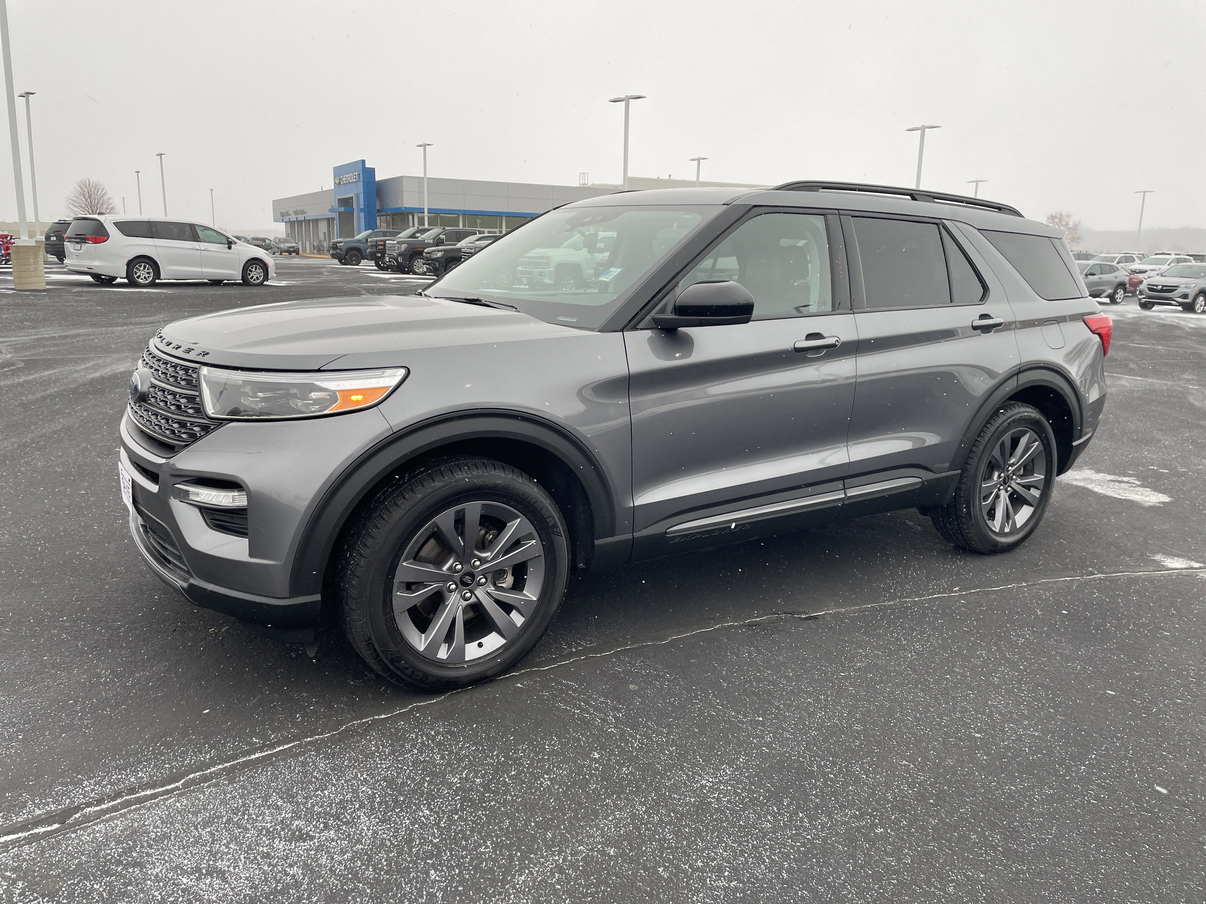 Used 2022 Ford Explorer XLT w/ Equipment Group 202A image 1