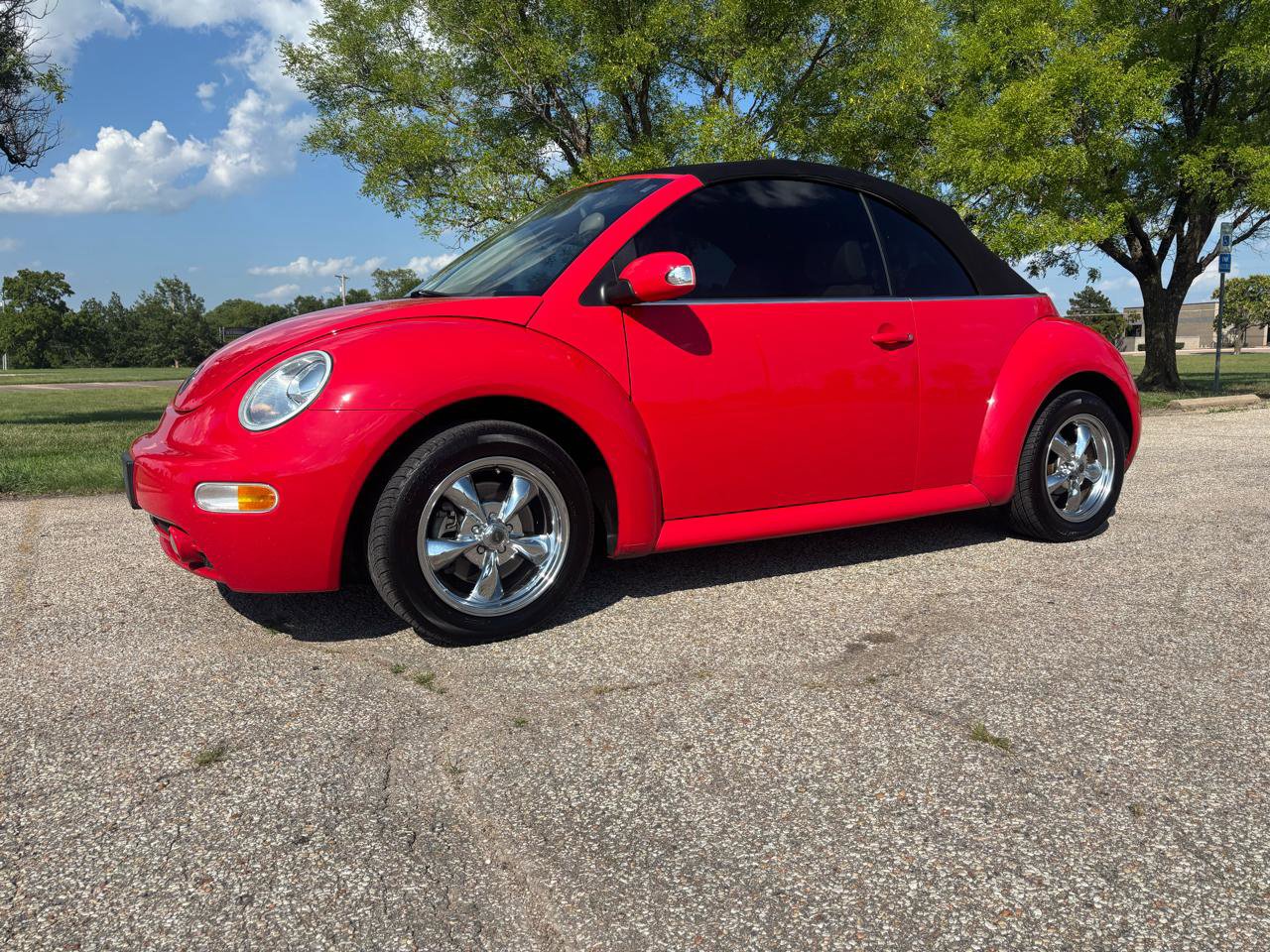 Used 2004 Volkswagen Beetle GLS FWD image 2