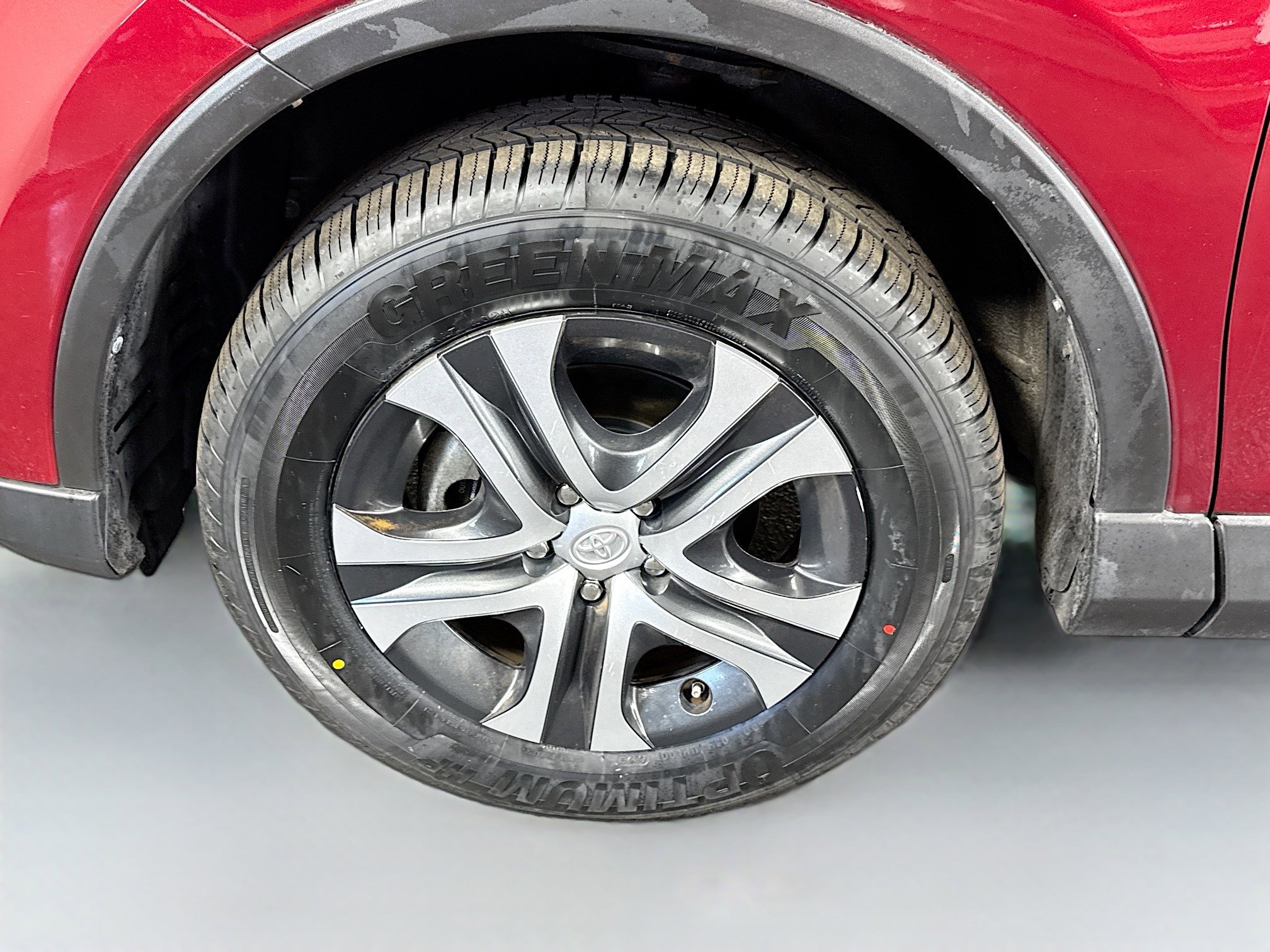 Used 2018 Toyota RAV4 LE image 37