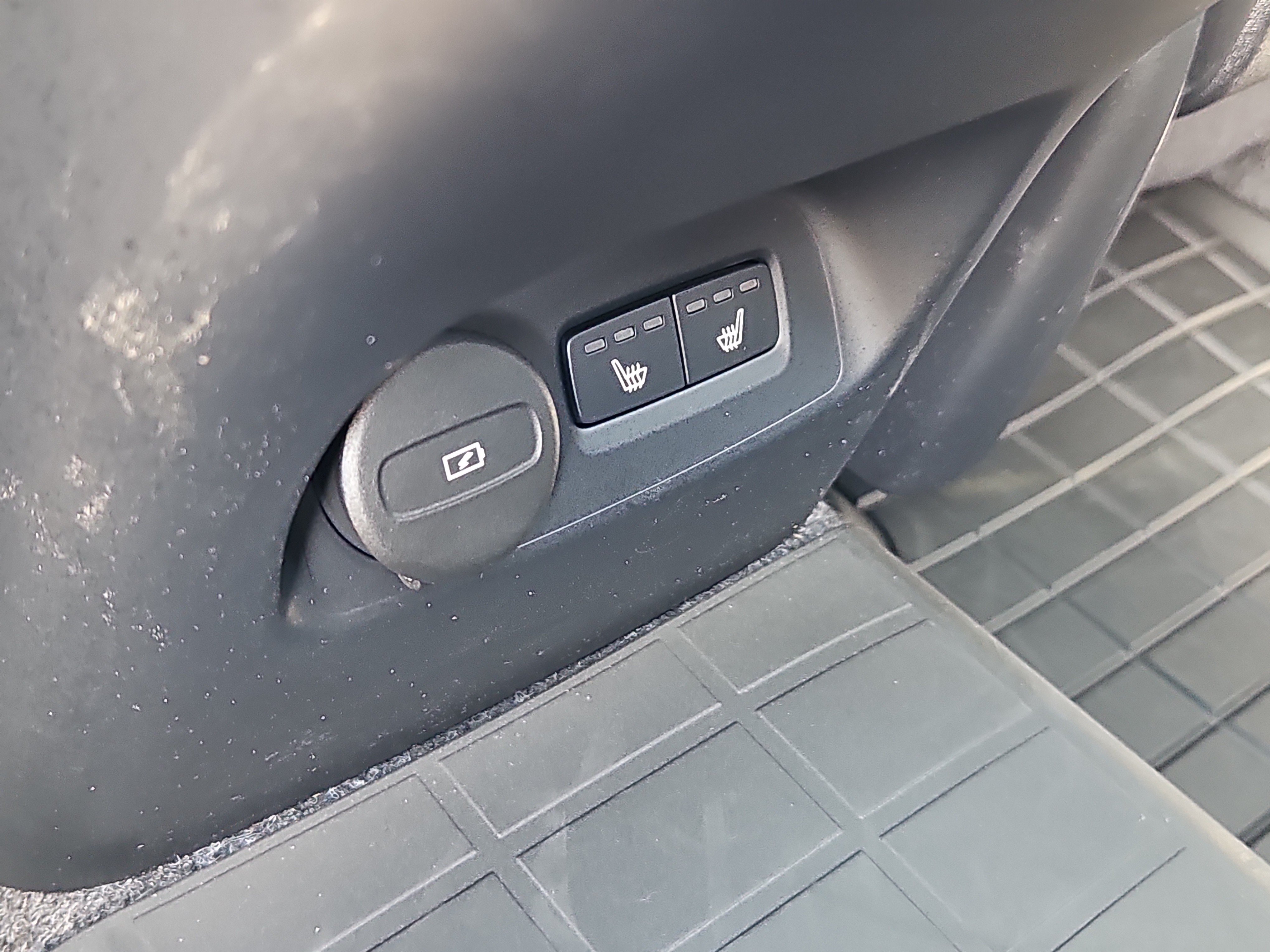 Used 2026 Volvo XC40 B5 Plus w/ Protection Package Premier AWD/4WD image 14