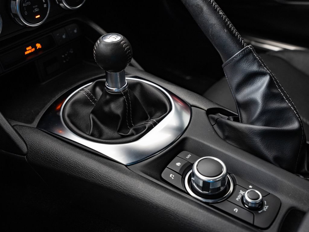 Used 2022 MAZDA MX-5 Miata RF Grand Touring w/ Weather Package RWD image 35