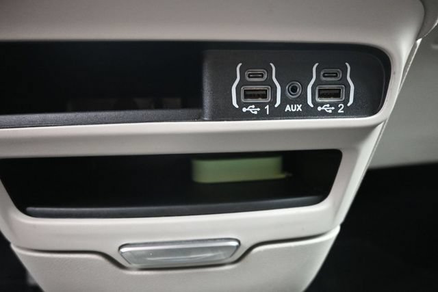 Used 2024 Chrysler Pacifica Touring-L FWD image 20