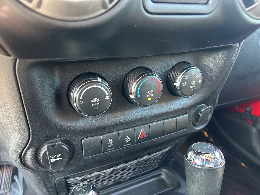 Used 2014 Jeep Wrangler Unlimited Sport w/ Connectivity Group image 35