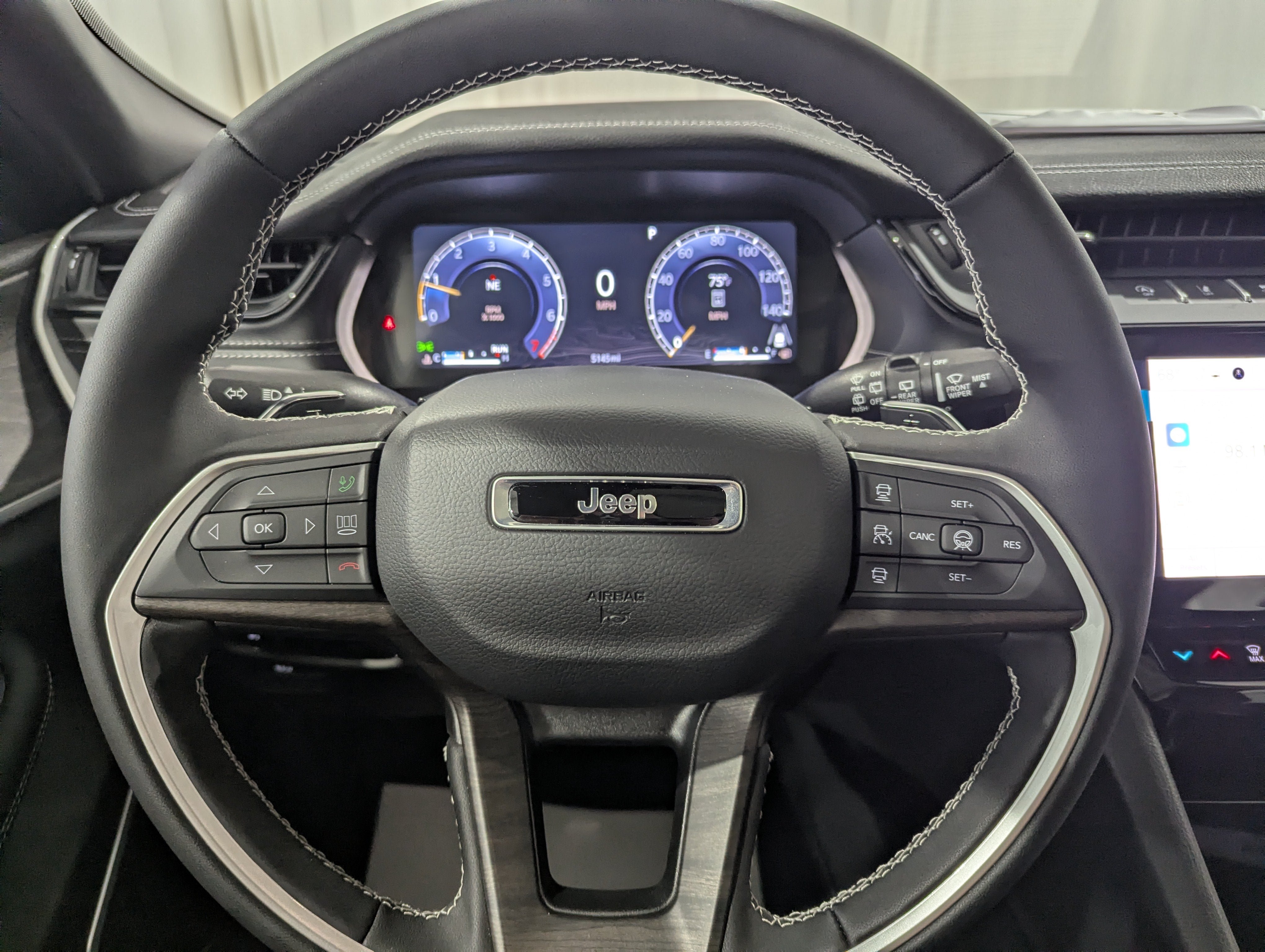 Used 2026 Jeep Grand Cherokee L Limited AWD/4WD image 19