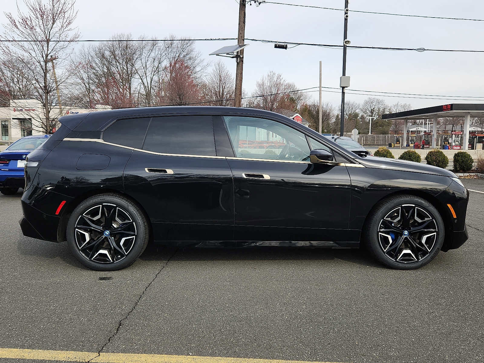 Used 2023 BMW iX xDrive50 w/ Ultimate Package 2 image 7