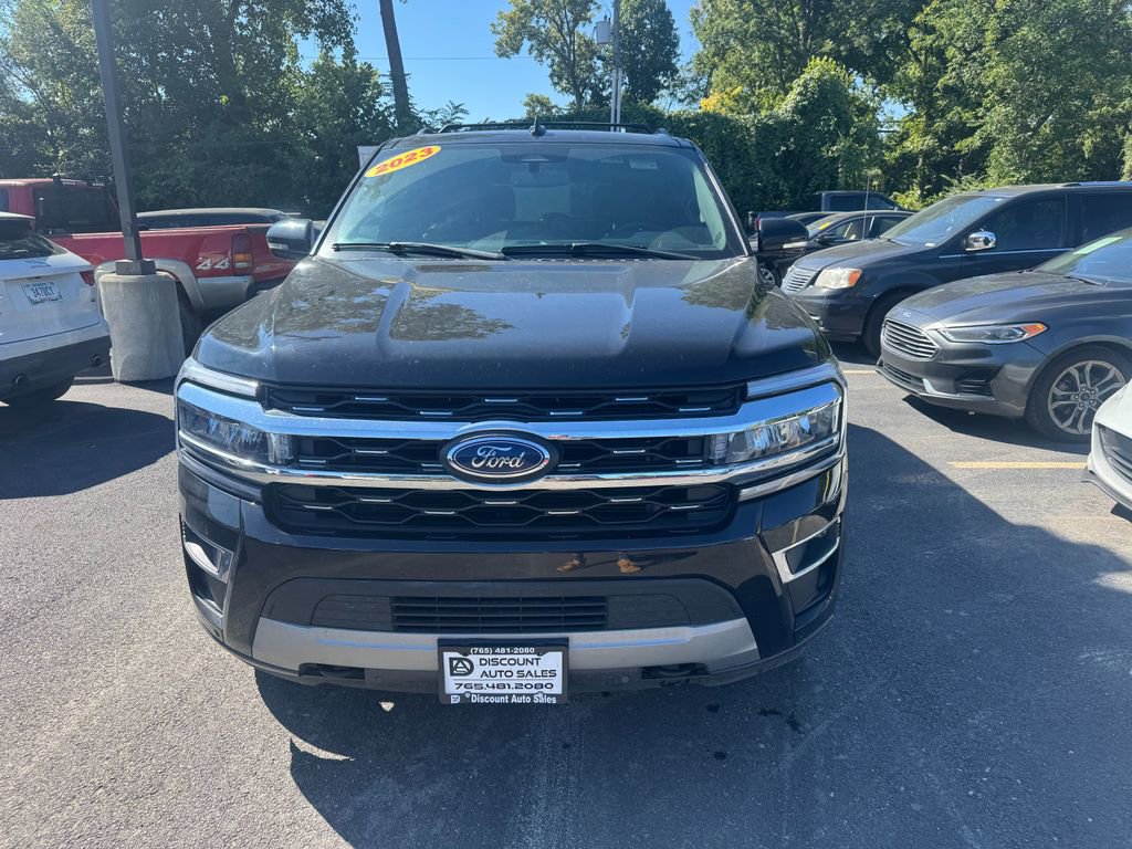 Used 2023 Ford Expedition Limited image 2