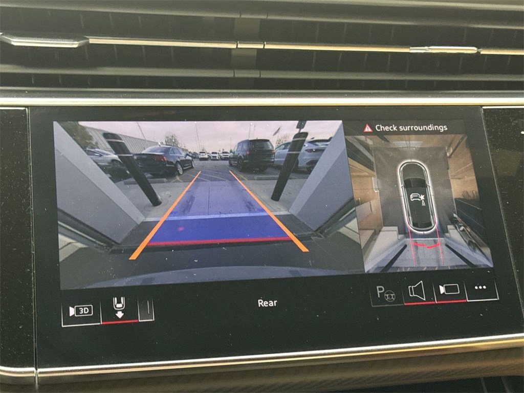 Used 2024 Audi RS Q8 w/ Black Optic Package image 17