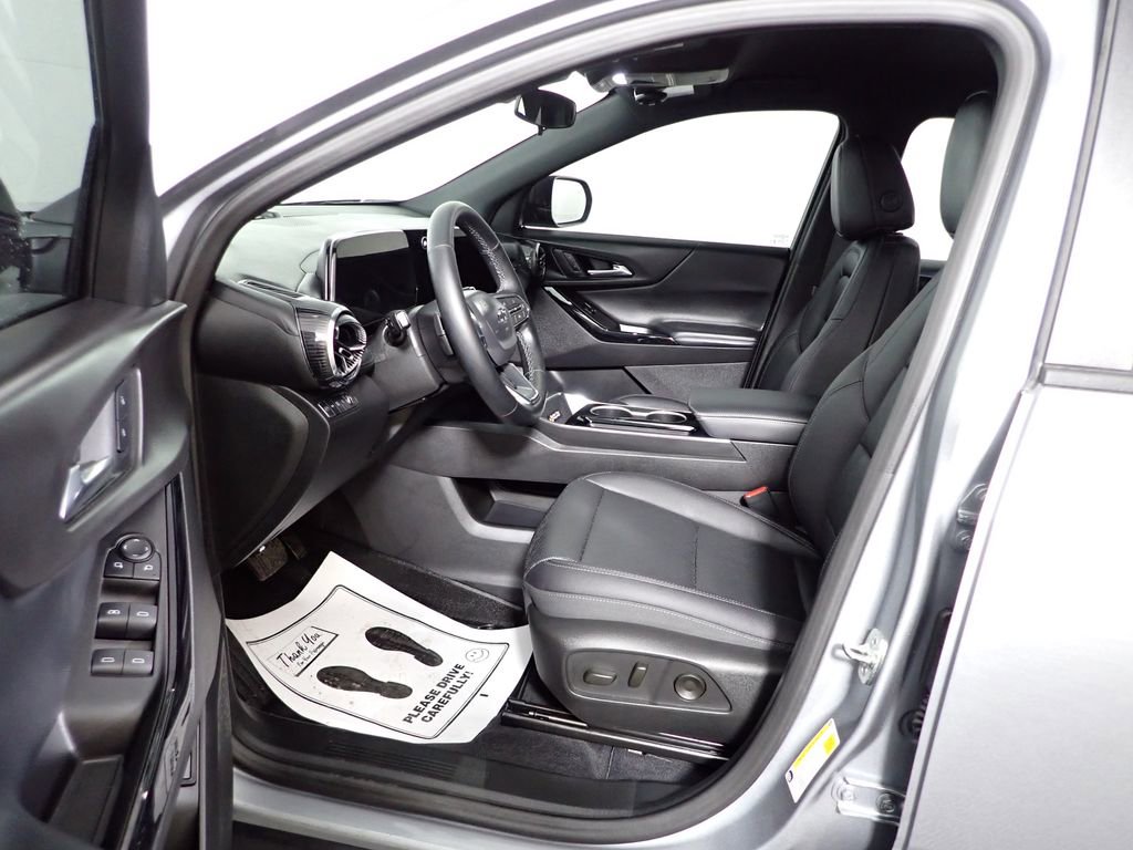 Used 2025 Chevrolet Equinox LT w/ Convenience Package II image 22