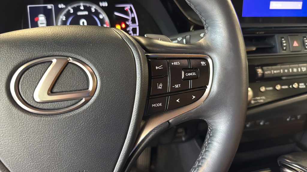 Certified 2023 Lexus ES 350 w/ Premium Package FWD image 33