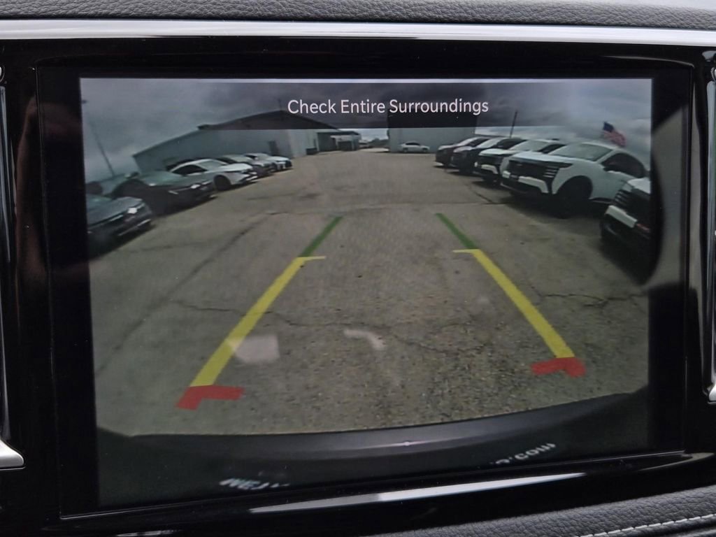 Used 2023 Chrysler Pacifica Touring-L image 21