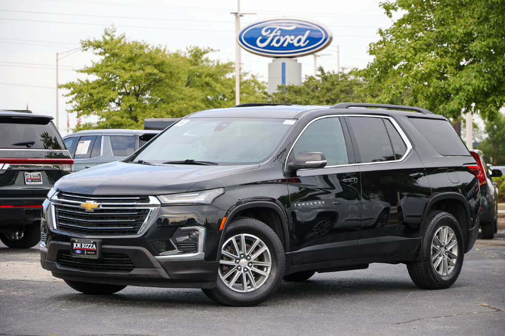 Used 2023 Chevrolet Traverse LT FWD image 1